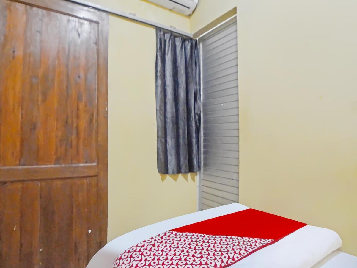 OYO 990 Stadion Residence Syariah Medan Exterior foto